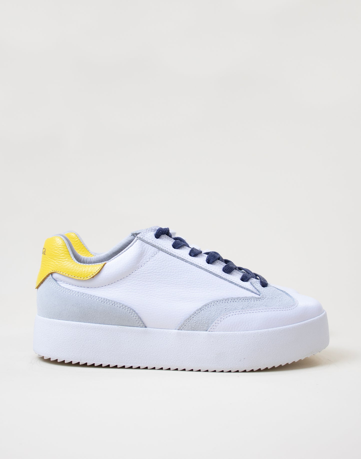 Woara Amarillo